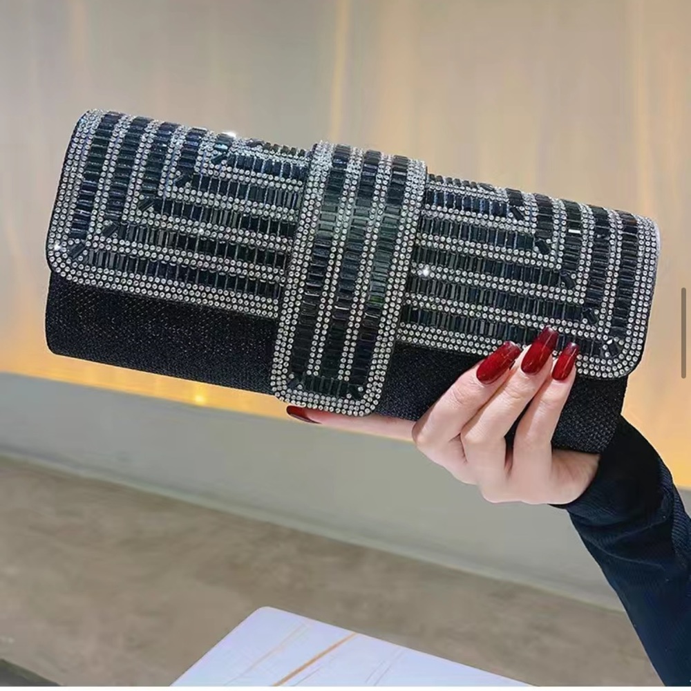 Black clutch
